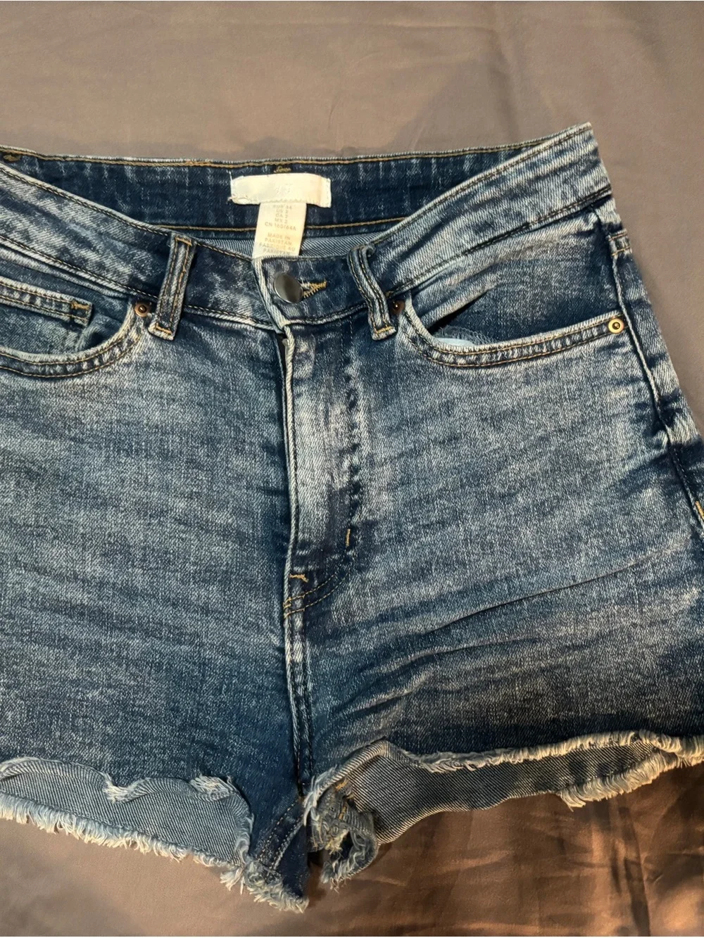 Distressed Denim Shorts H&M, BDG